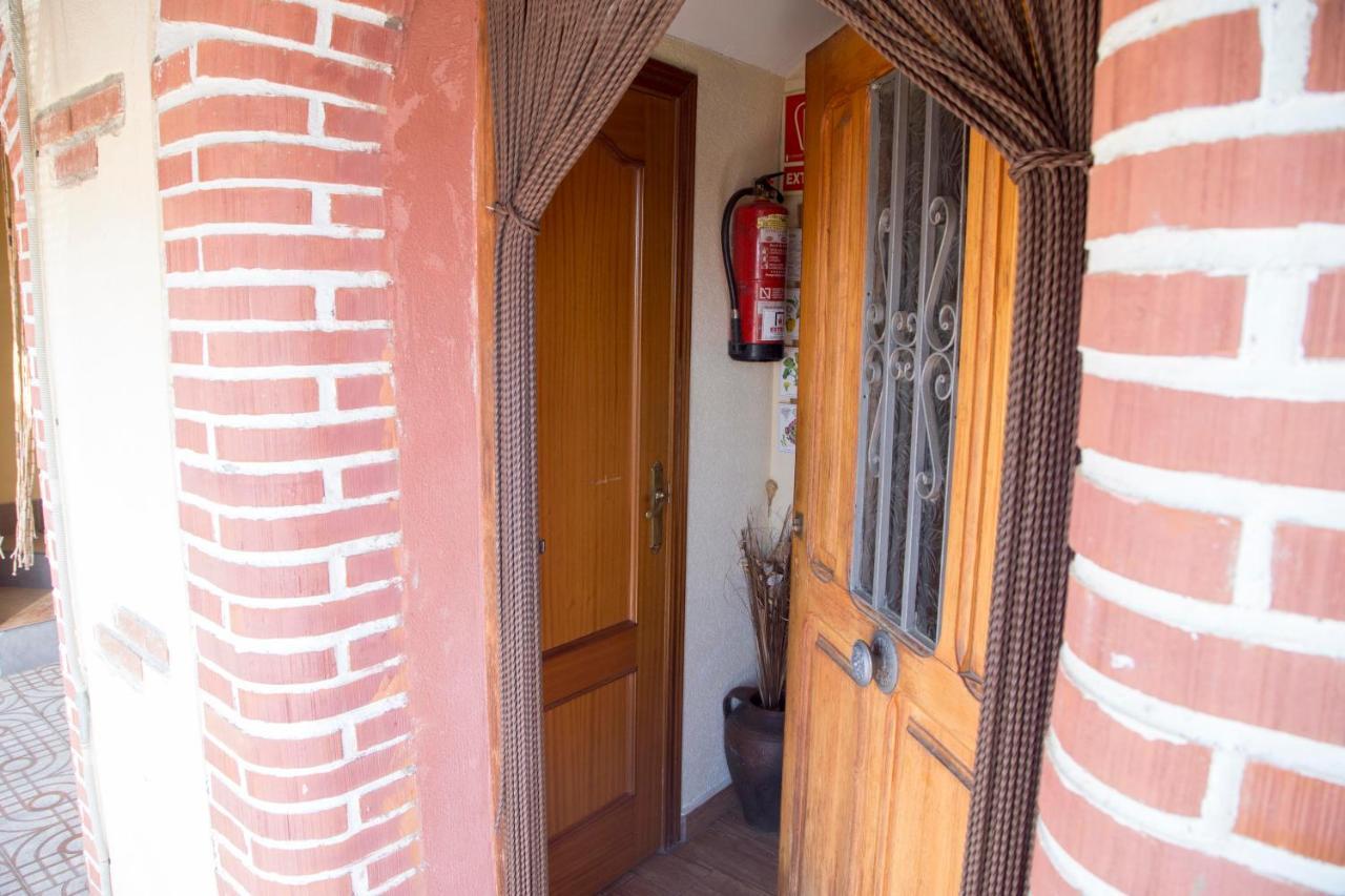 La Charca De La Dehesa Villa Casas del Monte Luaran gambar
